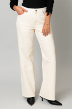 Load image into Gallery viewer, Wide Leg Fray Hem Jean