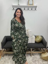 Load image into Gallery viewer, Green Floral Print Tiered Maxi Dress
