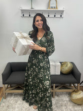 Load image into Gallery viewer, Green Floral Print Tiered Maxi Dress
