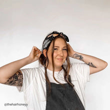 Load image into Gallery viewer, No 046 Amy Bandana
