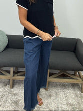 Load image into Gallery viewer, Denim Frayed Hem Cropped Pants
