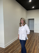 Load image into Gallery viewer, White Button Down 3/4 Sleeve
