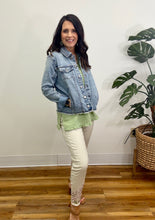 Load image into Gallery viewer, Fray Ankle Embroidered Jeans
