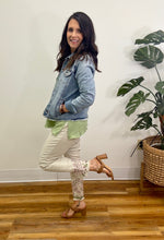 Load image into Gallery viewer, Fray Ankle Embroidered Jeans
