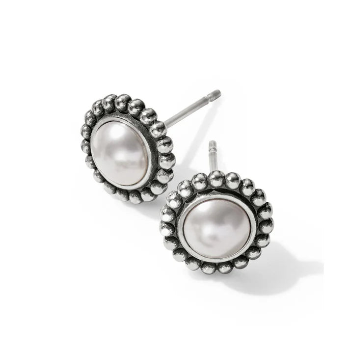 Luster Pearl Stud Earring