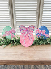 Load image into Gallery viewer, RT Eggs With Plaid Bows, Set Of 3
