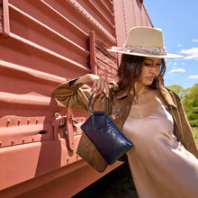 Load image into Gallery viewer, Hobo Sable Wristlet Ink Navy
