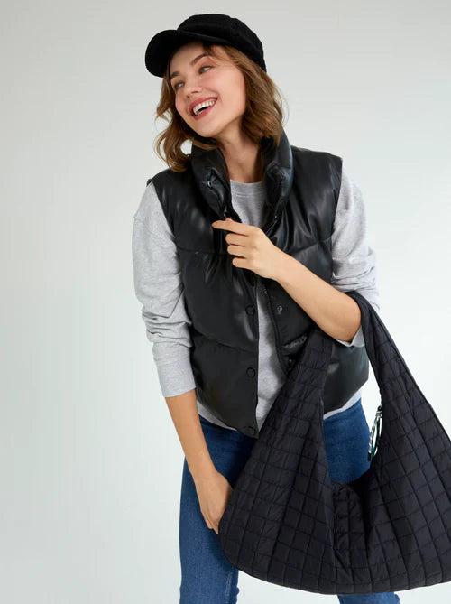 Ezra Hobo, Black