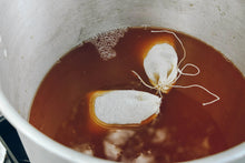 Load image into Gallery viewer, Wine Spices Old English Wassail Tin
